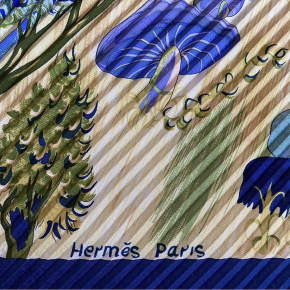 Hermes Kuggor Tree Pleated Plisse Silk Scarf - Picture 3 of 16